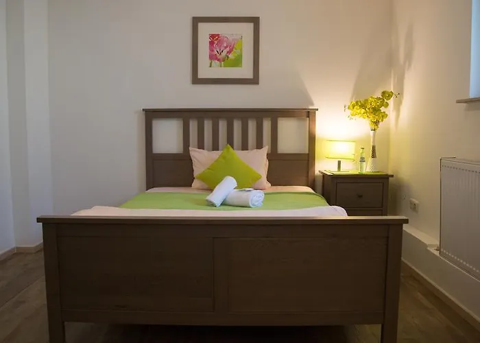 Eschborner Hof 3*